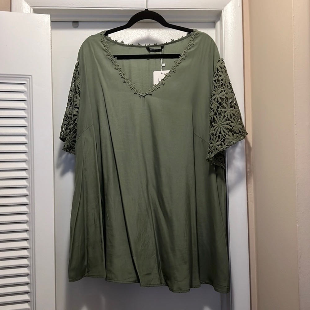 Emerald Plain V Neck Floral Patchwork Blouse